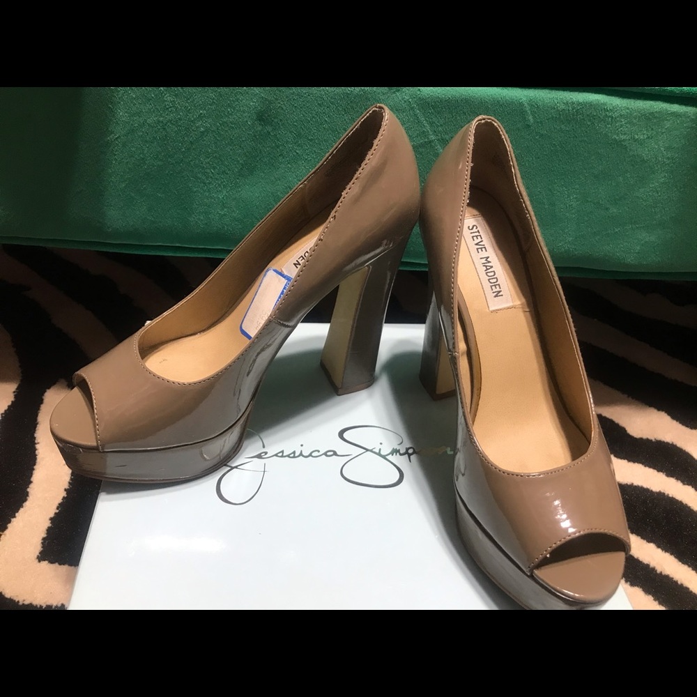 Steve Madden Faraa Taupe Patent Peep Toe Platform